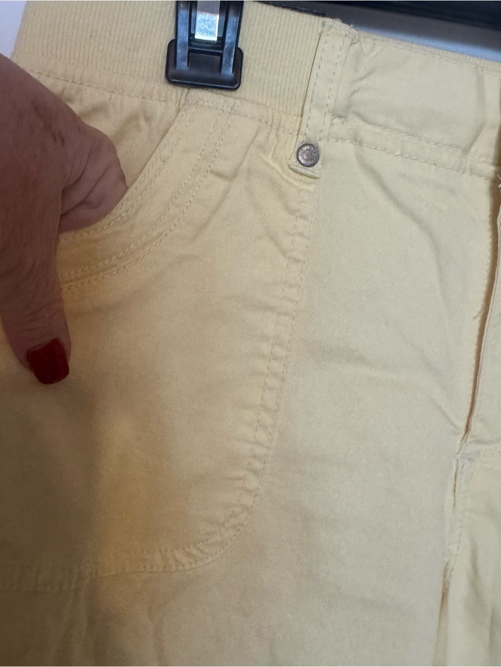 NWT Gloria Vanderbilt LANA Yellow Cargo Shorts SIZE: 12    #3 - Picture 3 of 10